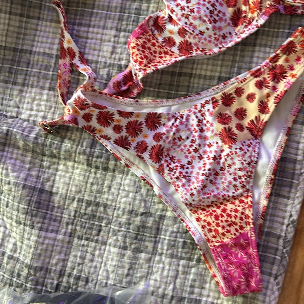 NWOT bikini - Picture 2 of 3